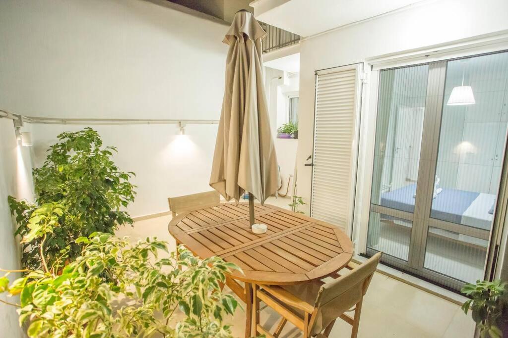 Appartamento 350M From Museum Of Acropolis A Cozy & Quiet House Atene Esterno foto